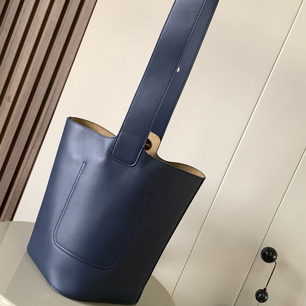 LOEWE Medium Pebble bucket in smooth calfskin(high-end grade) - Top Club