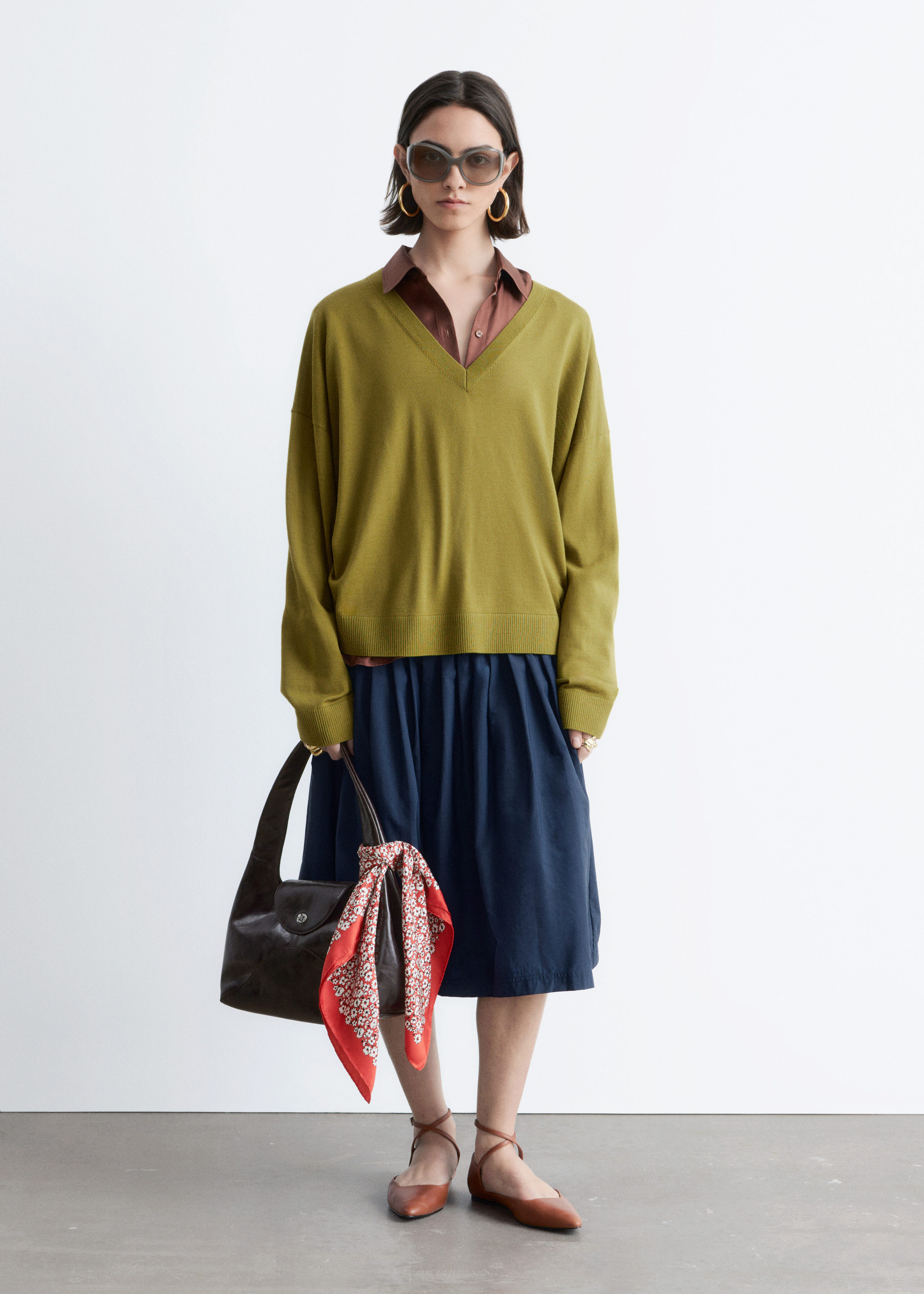 & Other Stories V-NECK MERINO WOOL JUMPER