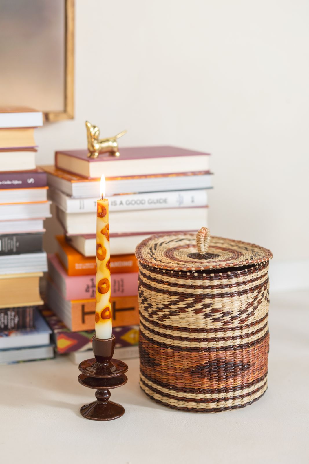 Witte dinerkaars leopard 25 cm