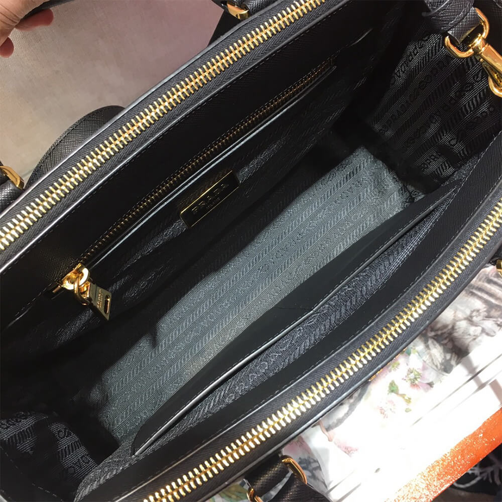 Prada Medium Prada Galleria Saffiano leather bag(HIGH-END GRADE) - Top Club