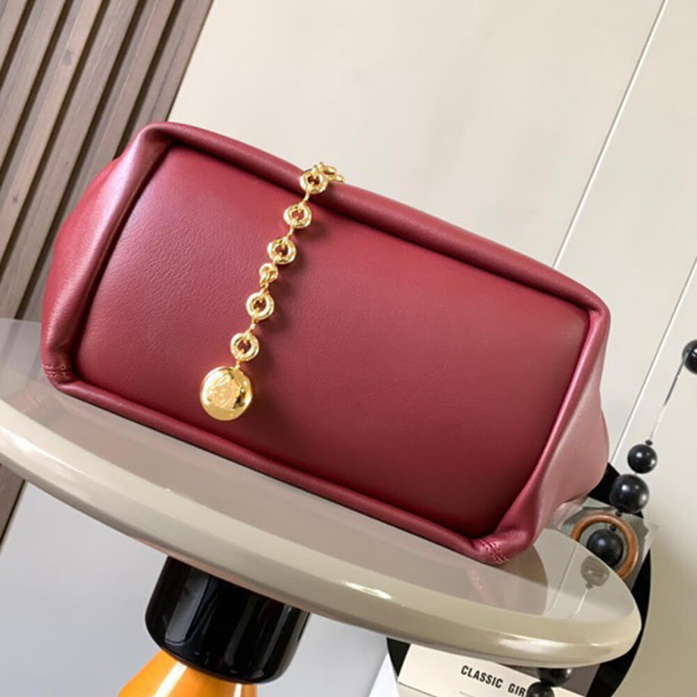 Loewe Medium Squeeze bag in nappa lambskin - Top Club