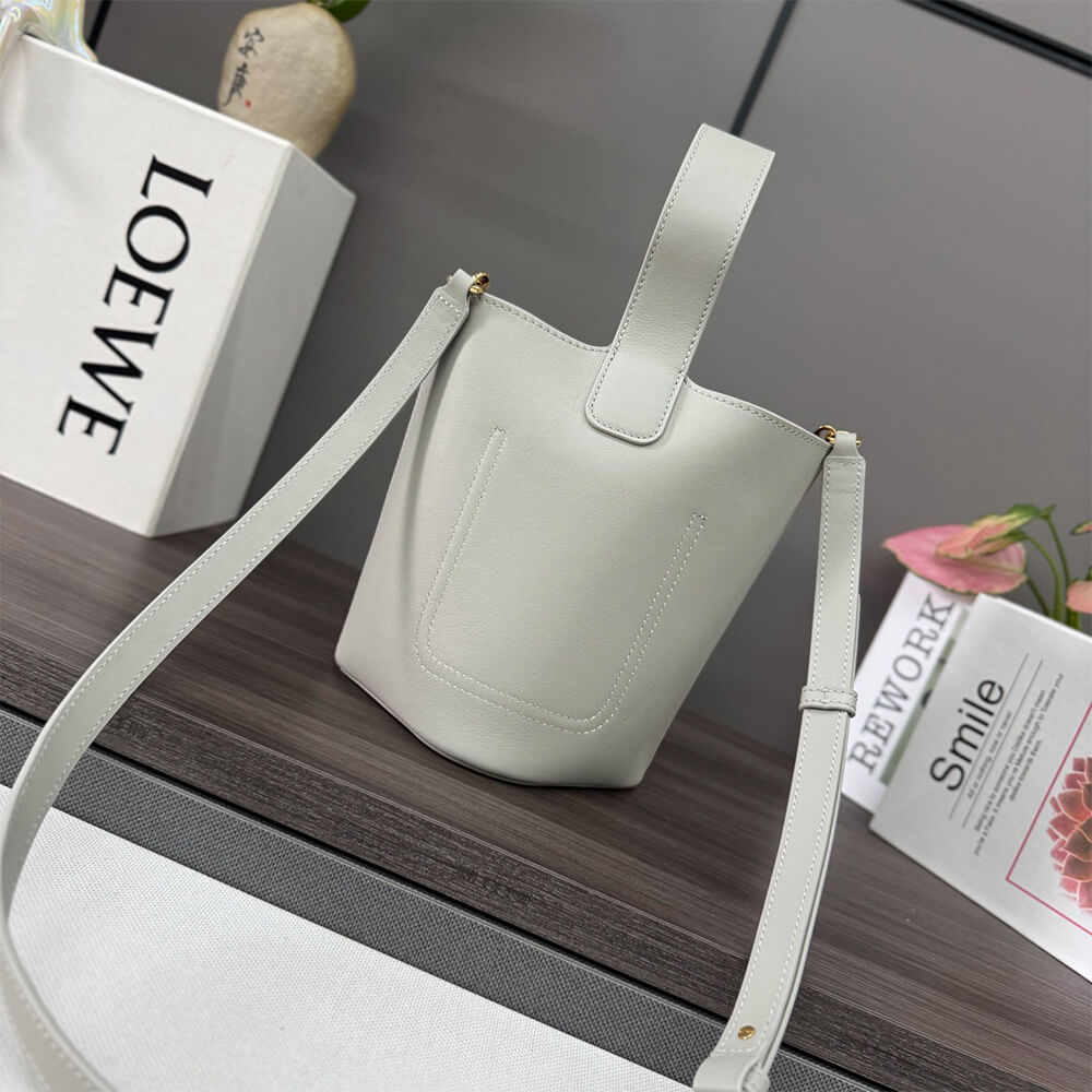 LOEWE Mini Pebble bucket in smooth calfskin(high-end grade) - Top Club