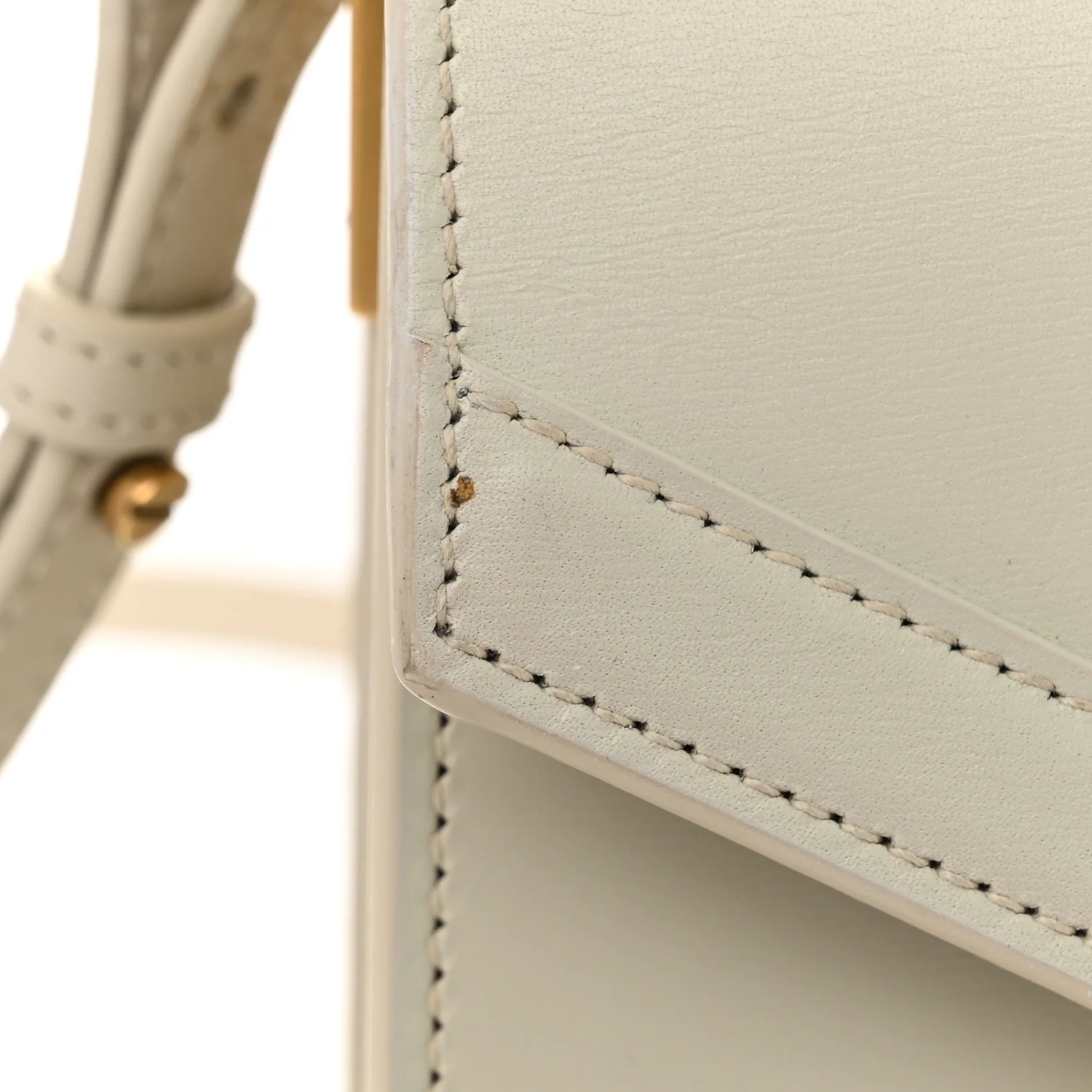 Smooth Calfskin Medium Classic Monogram Cassandra Top Handle Crema Soft Rouge Legion - Top Club