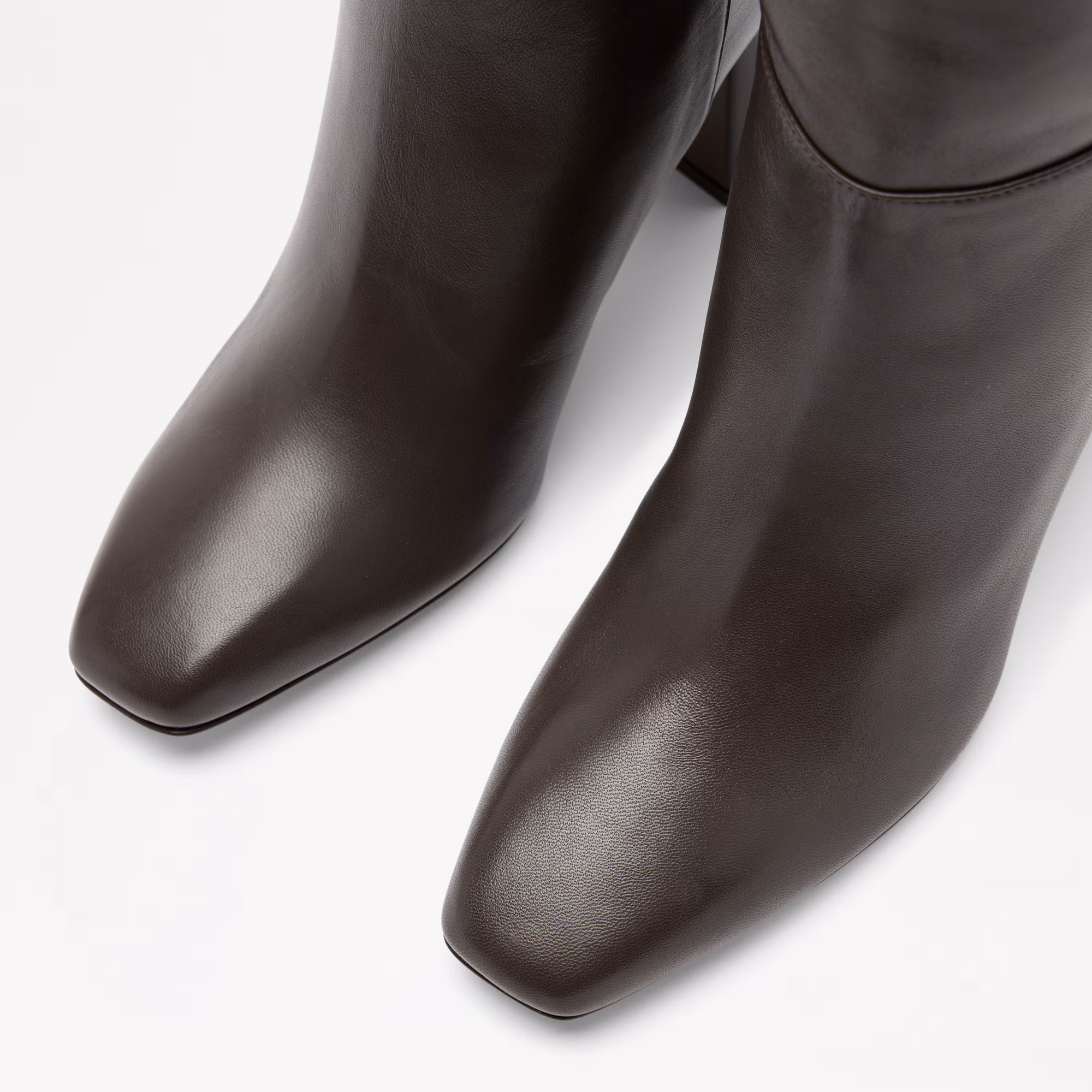 MiddlewoodKnee High Heeled Boot