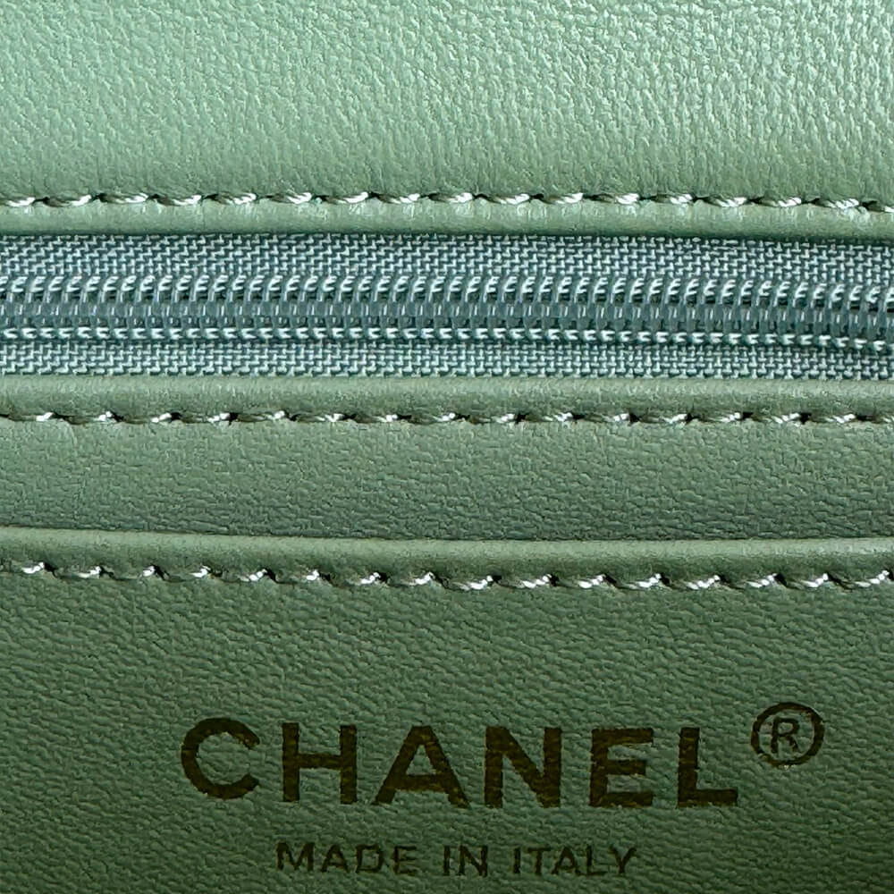 CHANEL Mini Classic Handbag With Top Handle - Top Club