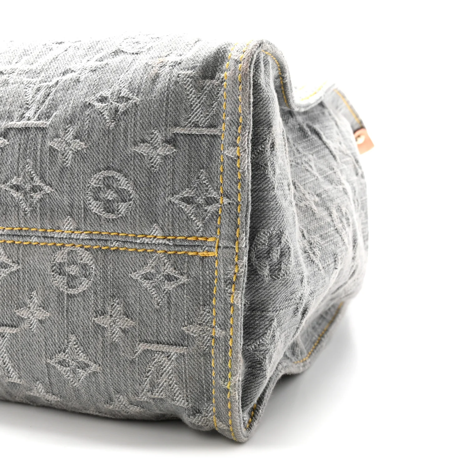Monogram Denim Onthego MM Washed Grey - Top Club
