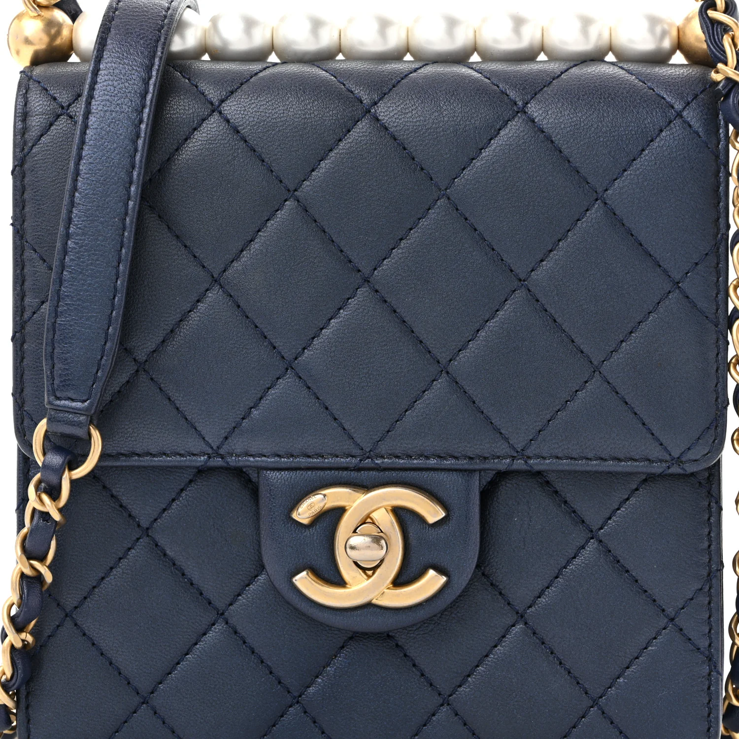 Iridescent Lambskin Quilted Chic Pearls Flap Navy Blue - Top Club
