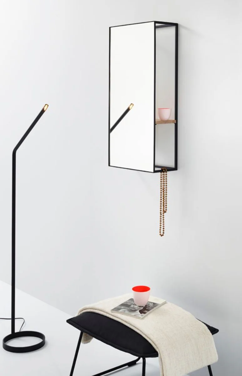 Color: brown / cream / gold