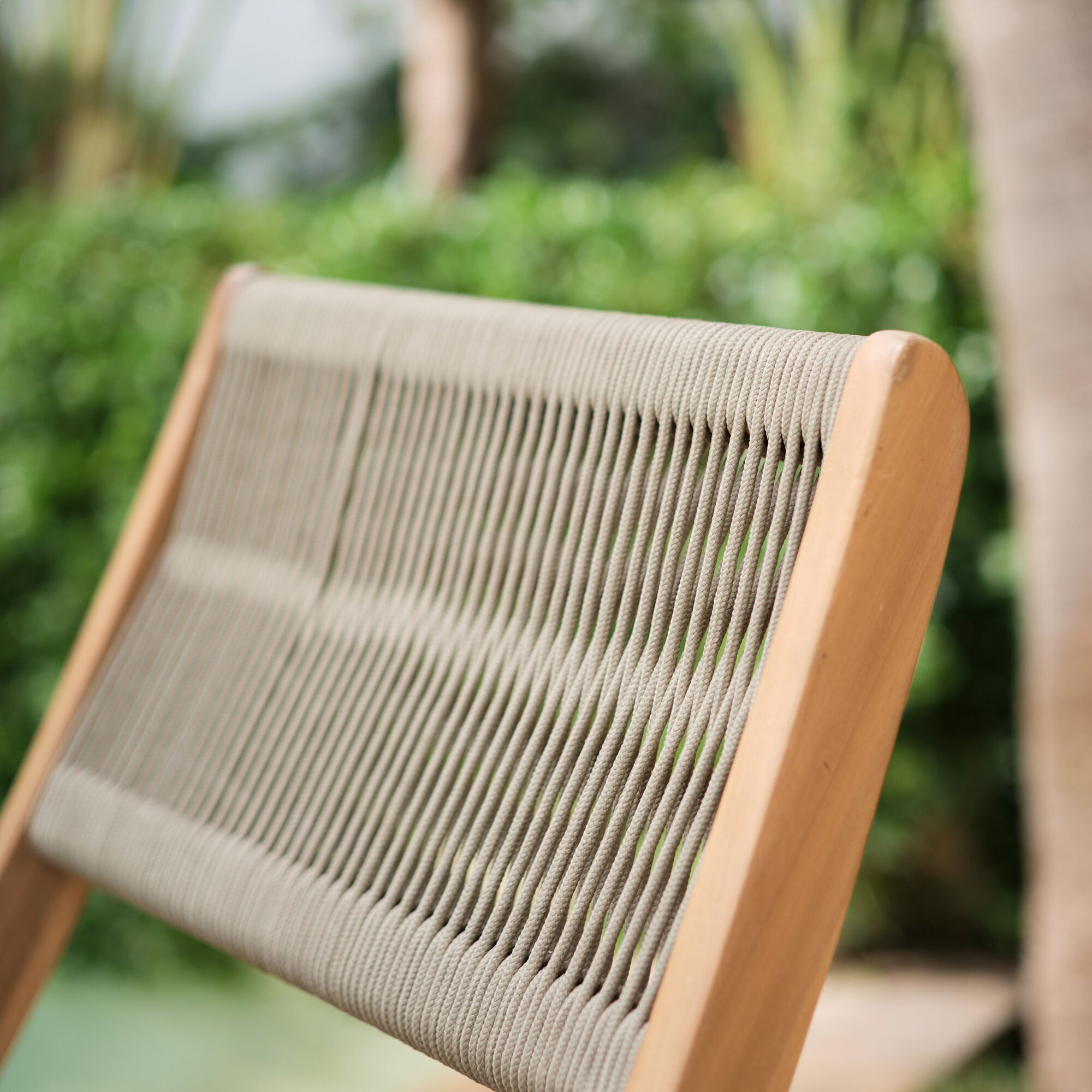 CADOLIVE - Chaise de jardin pliante en acacia et corde - bois clair