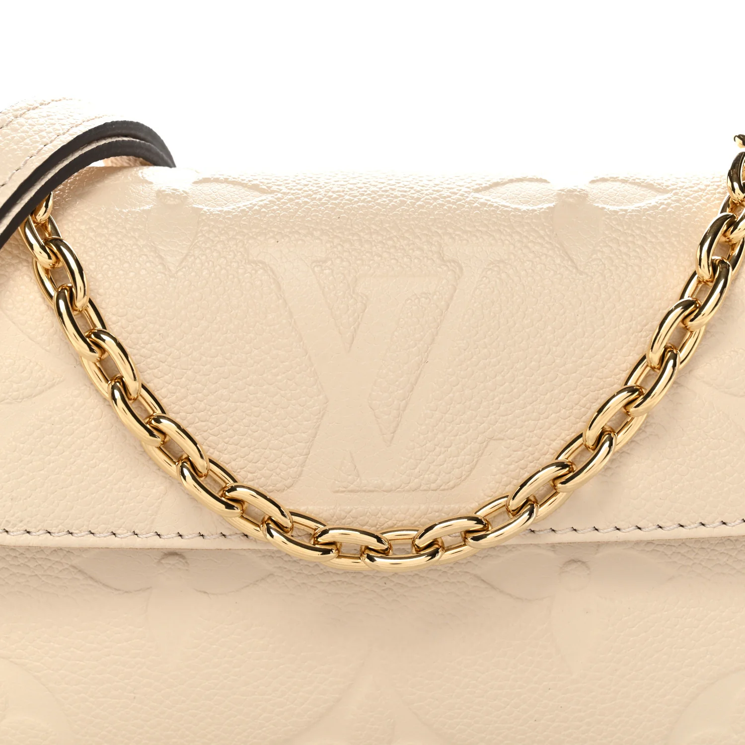Empreinte Monogram Giant Ivy Wallet On Chain Cream - Top Club