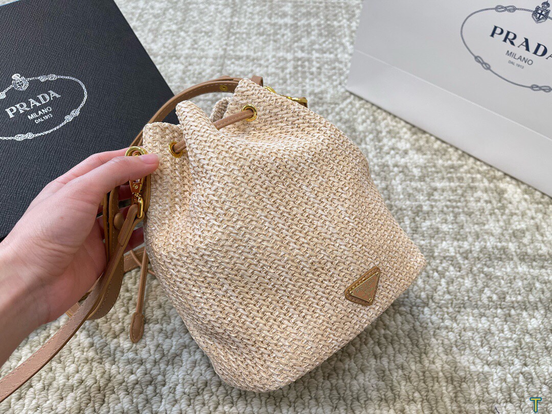 Pra nwe arrival bucket bag size: 18 * 22 cm - Top Club