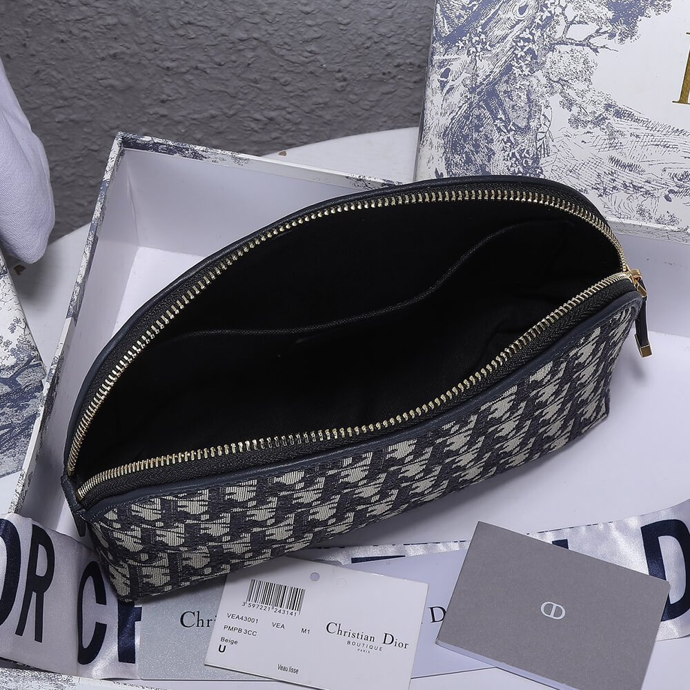 30 MONTAIGNE BEAUTY POUCH - Top Club