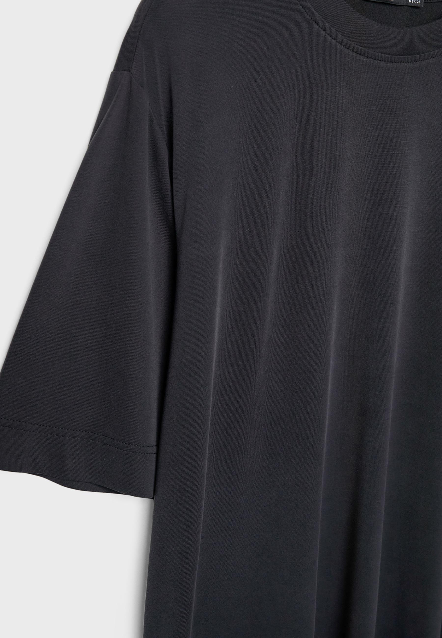 SOFT-TOUCH OVERSIZE TURTLENECK