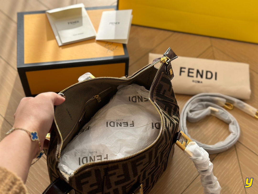 Fen Baguette new arrival bag size ; 27* 16 cm - Top Club