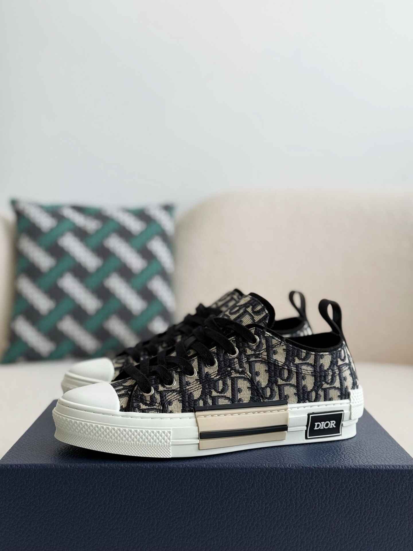 Dior Oblique B23 Beige Black Low-Top Sneakers - Sneaker Replica Workshop