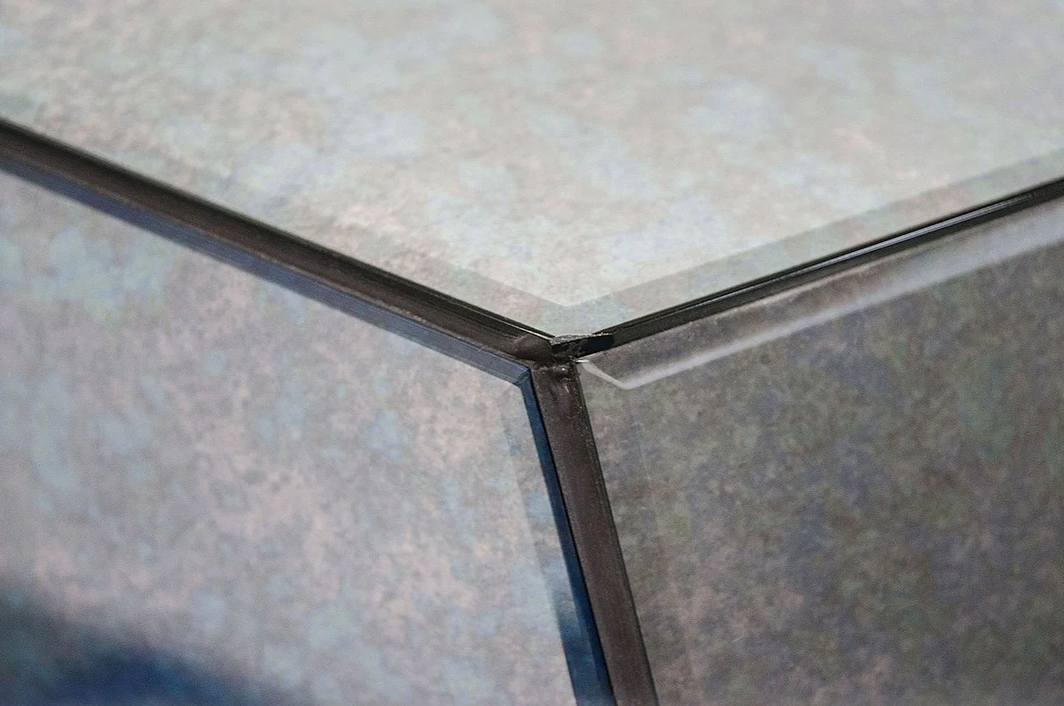 Designer living room table / side table with antique mirror glass 89 x 90 x H. 45 cm - designer collection