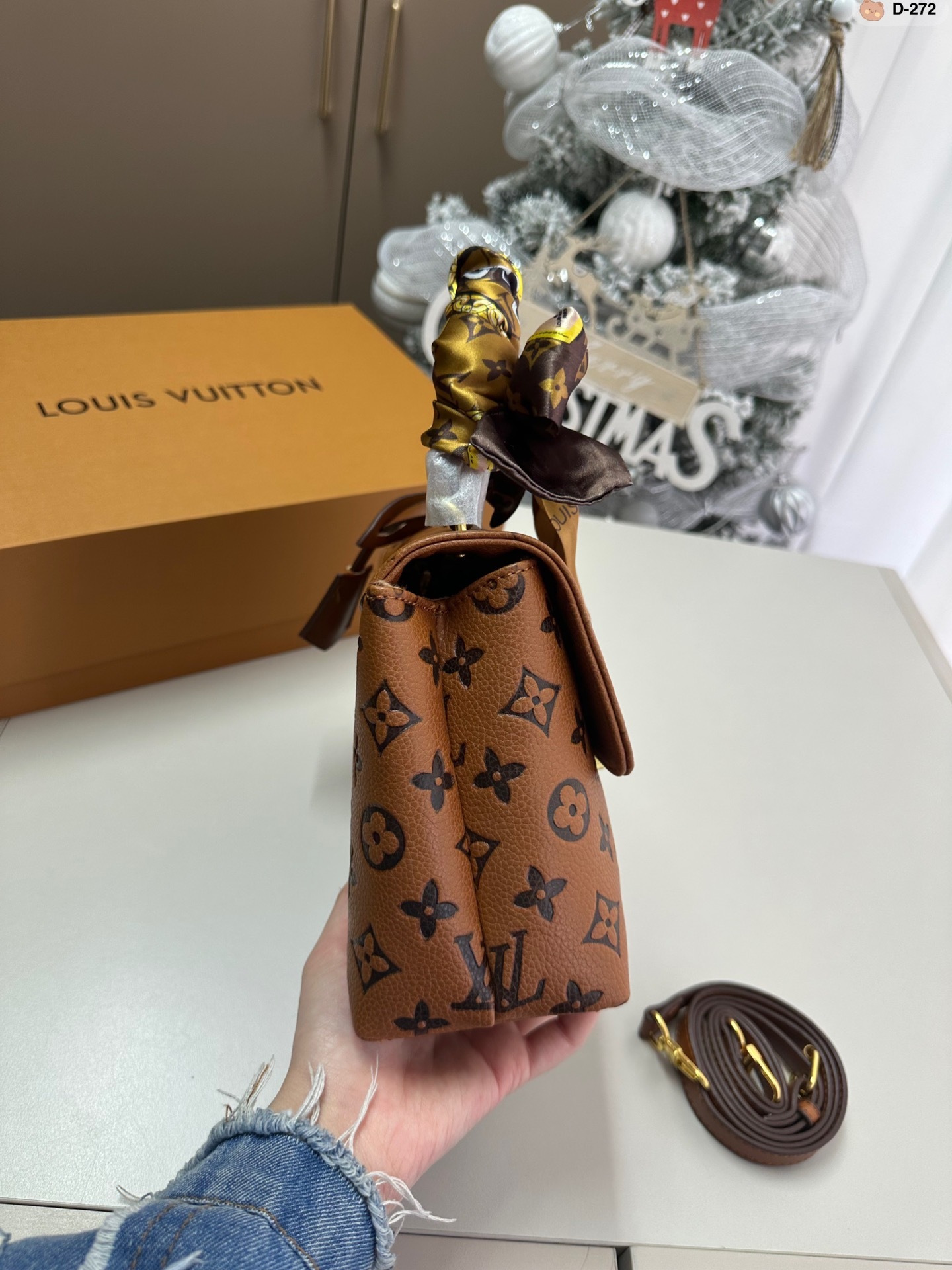 Louis madeleine bb bag size : 24*8*16 cm - Top Club