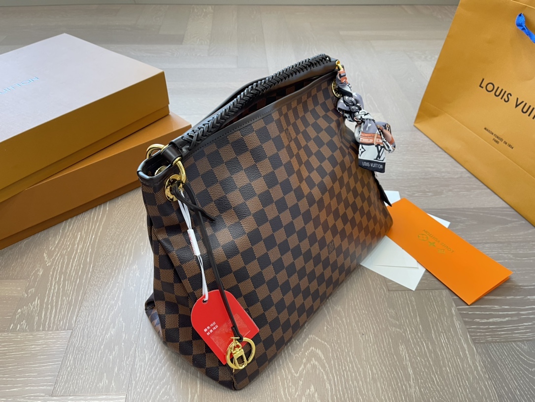 Louis artsy new arrival size : 41* 30 cm - Top Club