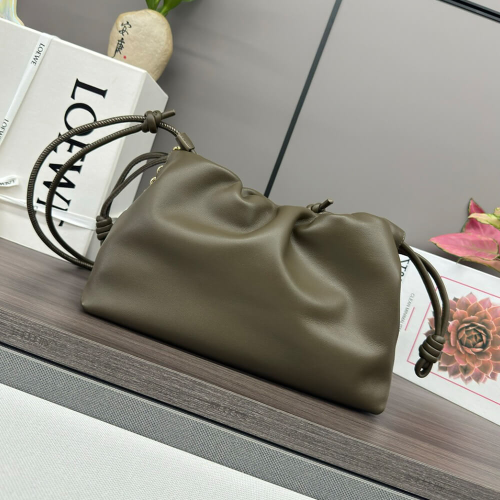 Loewe Medium Flamenco purse in mellow nappa lambskin - Top Club