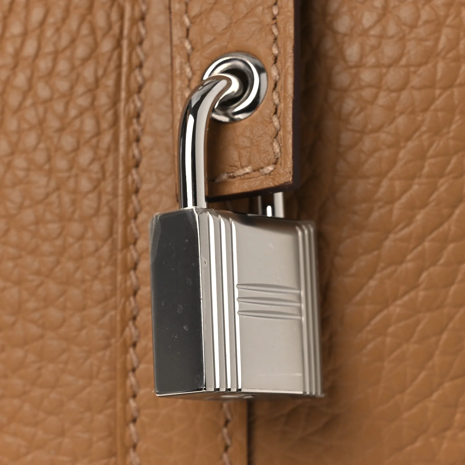 Taurillon Clemence Picotin Lock 18 PM Biscuit - Top Club