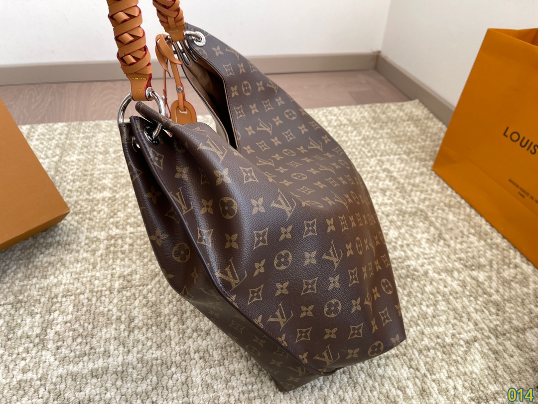Louis new arrival tote bag size : 34 * 28 cm - Top Club
