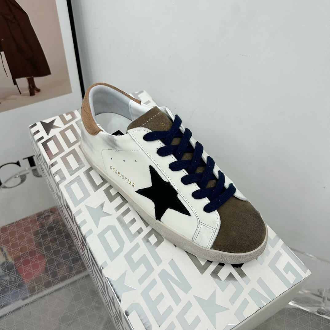 Golden Goose Sneakers - Top Club