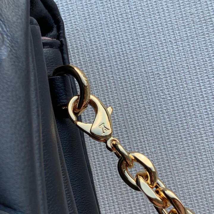 LOUIS VUITTON Pochette Coussin Bag - Top Club