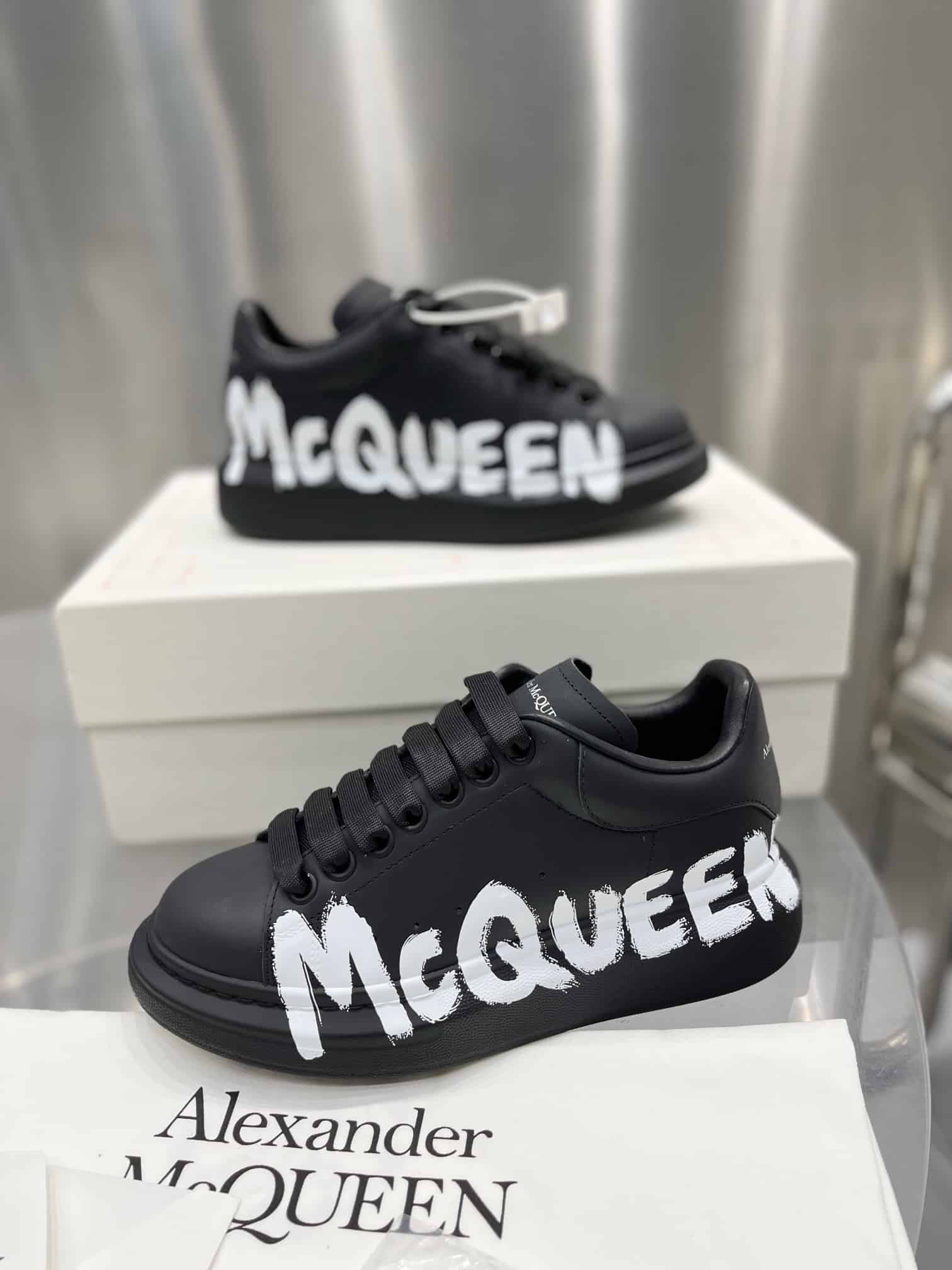 ALEXANDER MCQUEEN SNEAKER   AM26 - Sneaker Replica Workshop