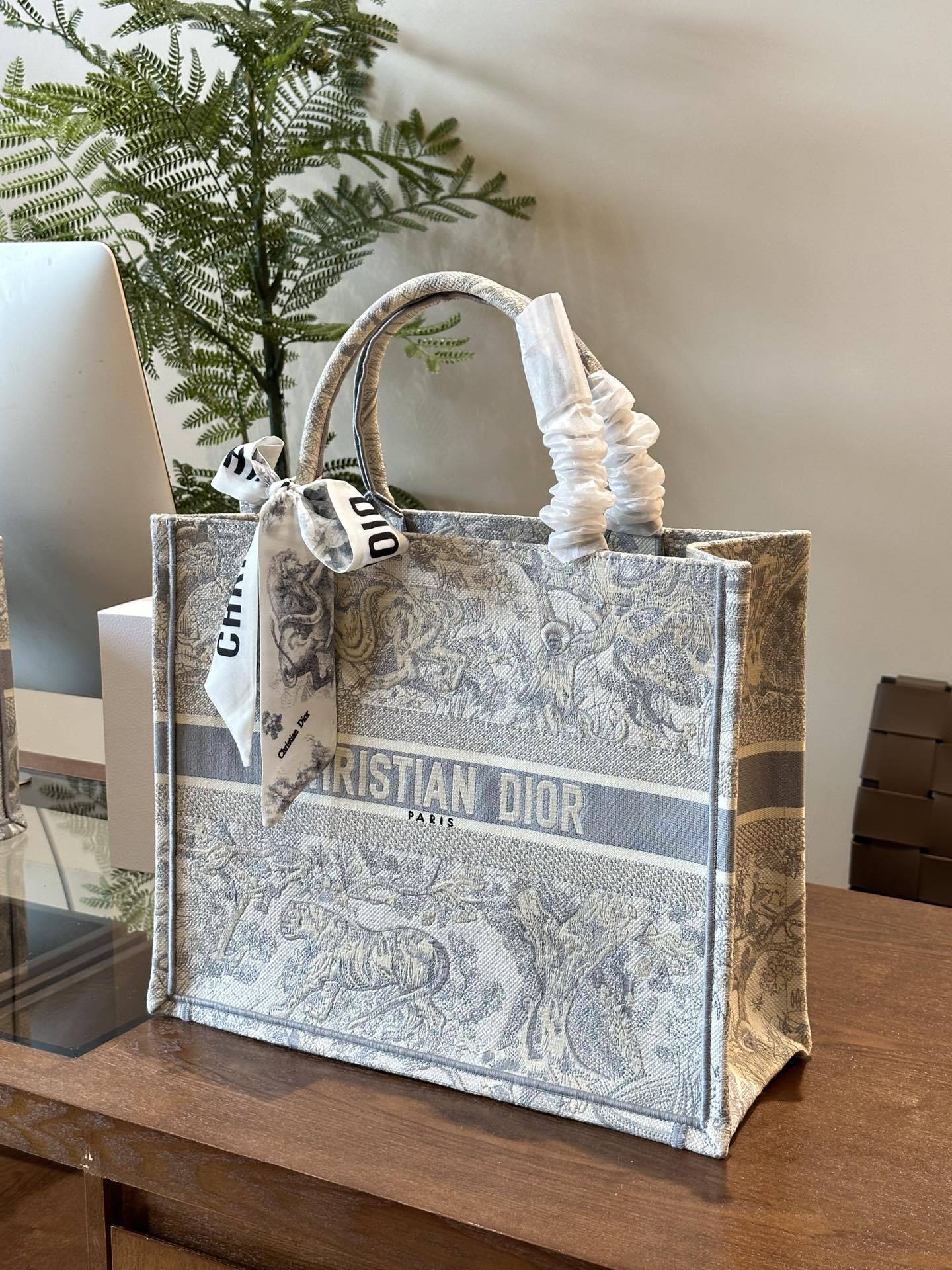 D new arrival tote bag - Top Club