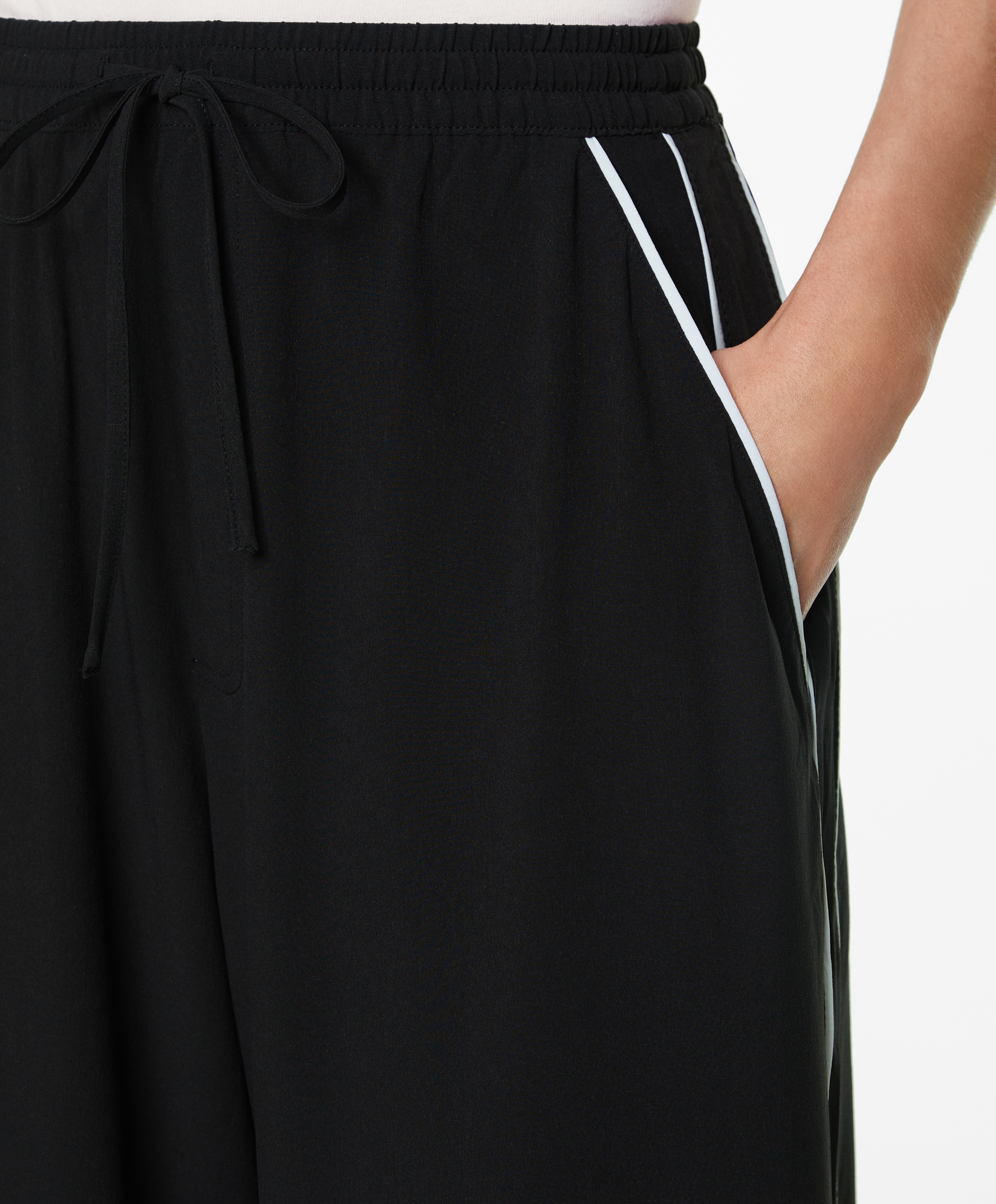 OYSHO Water-repellent straight-leg trousers