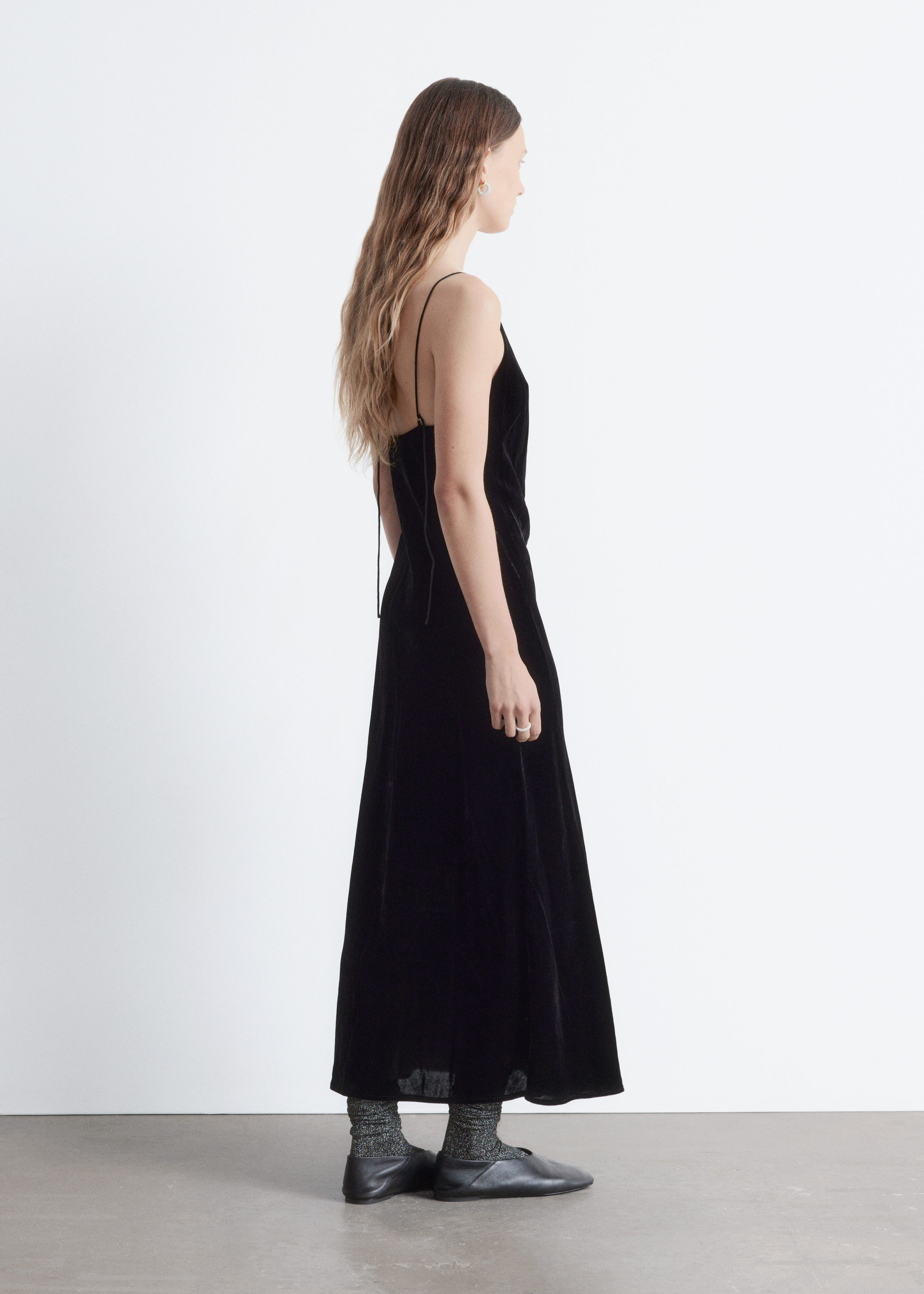 & Other Stories STRAPPY VELVET MIDI DRESS
