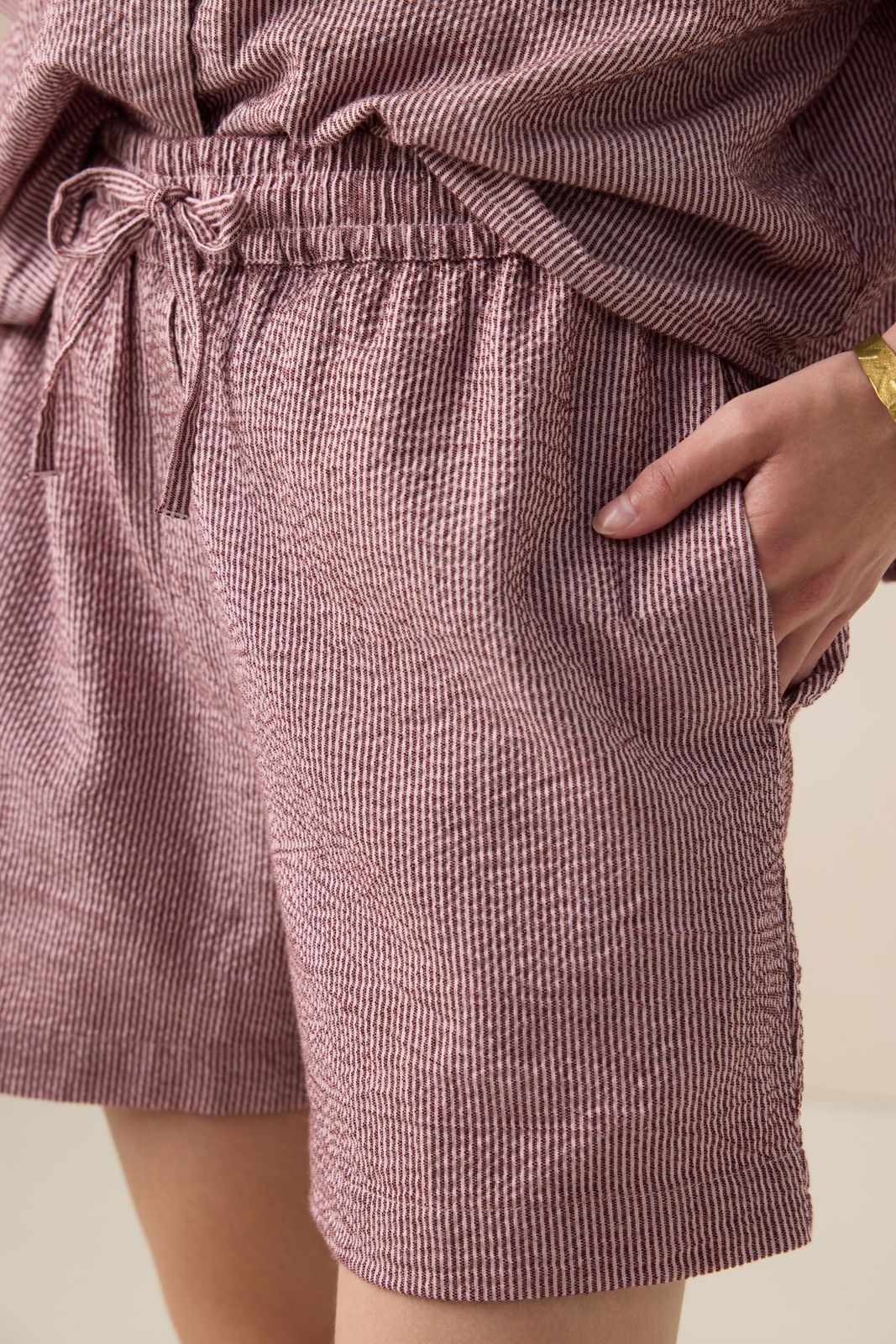 Donkerrode gestreepte short