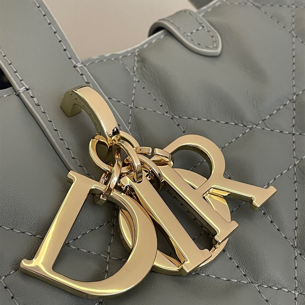 Medium Dior Toujours Vertical Tote Bag(high-end grade) - Top Club