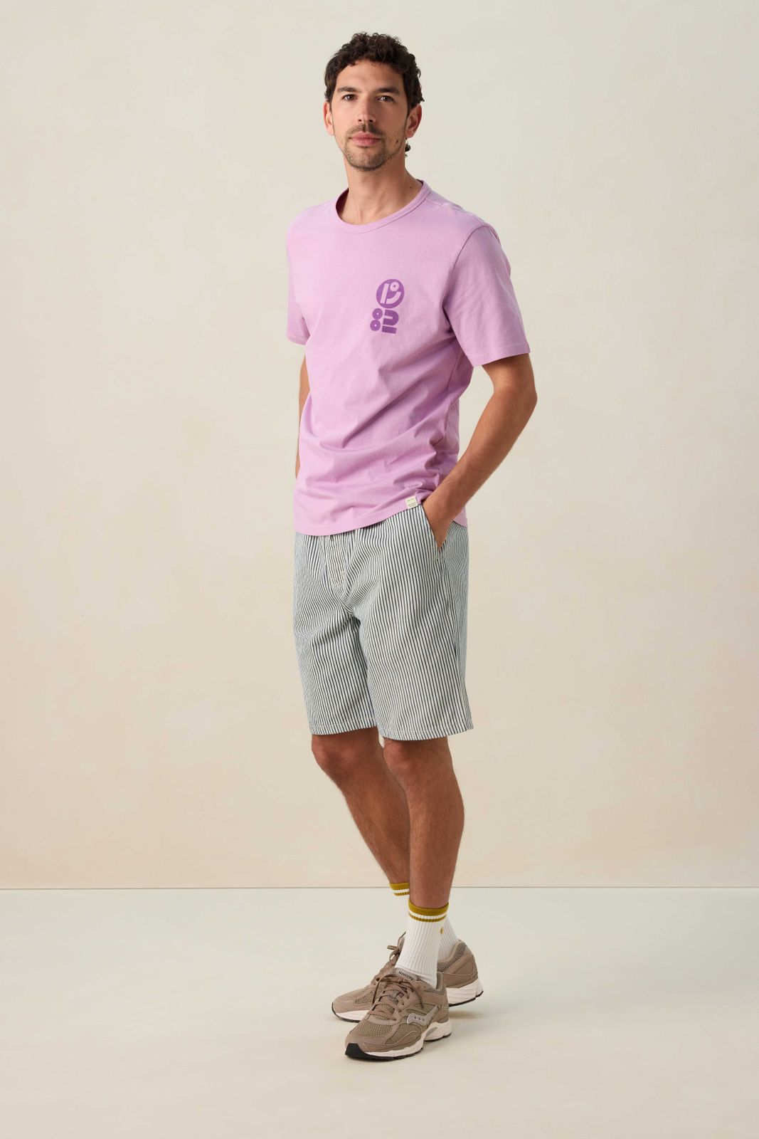 Lichtpaars T-shirt met artwork