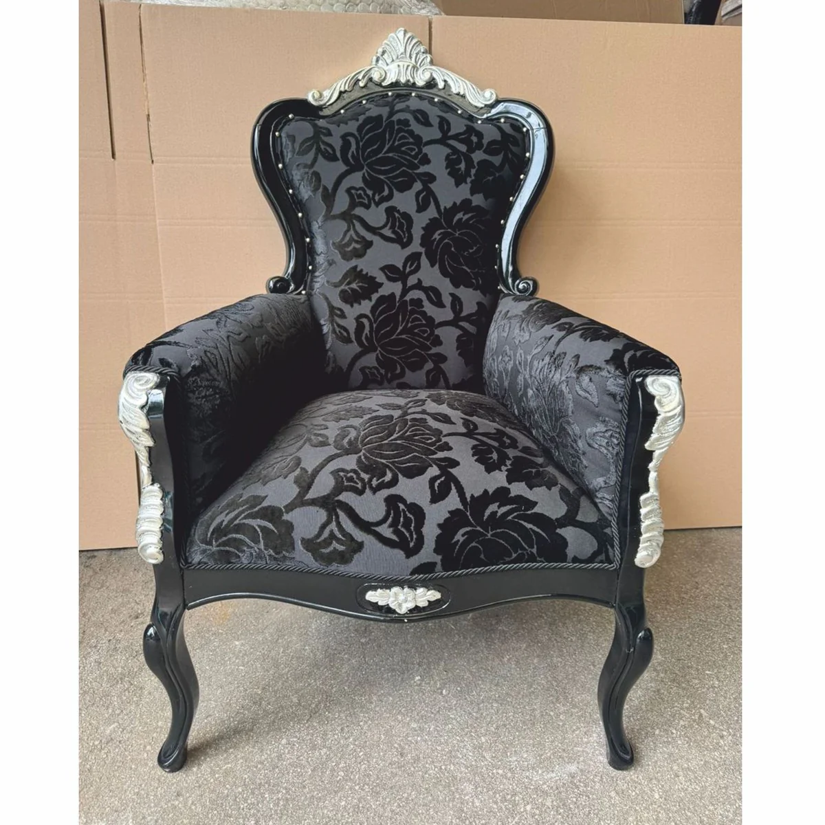 Pompöös by Luxury Baroque Armchair Gray / Black / Silver - designed by Harald Glööckler