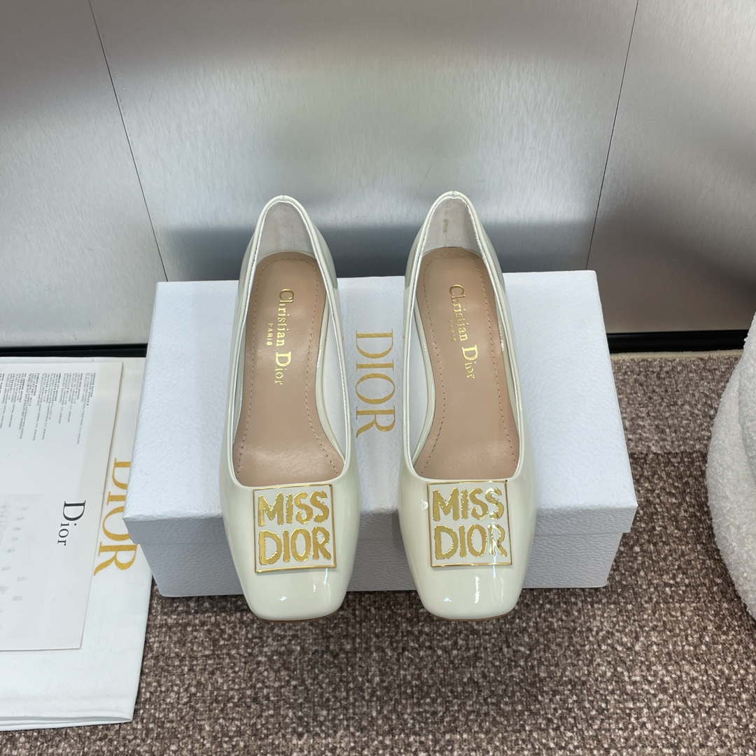 Dior KDV266VNI Miss Dior Pump Beige Patent Calfskin D82965 - Sneaker Replica Workshop