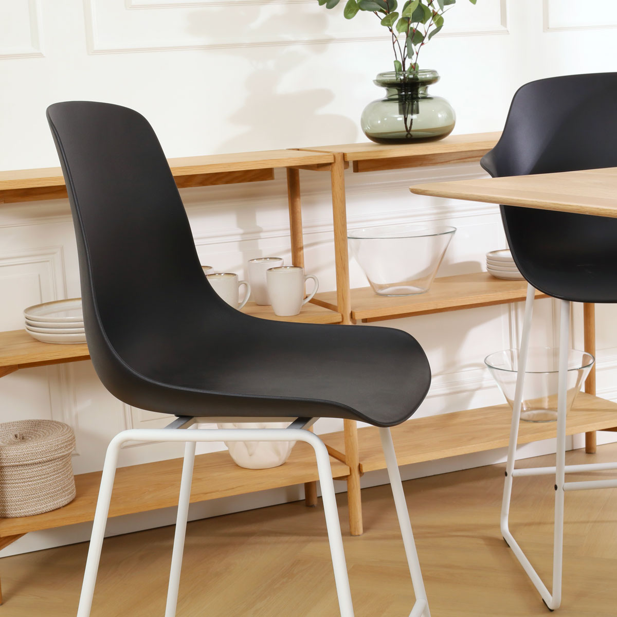 Barkruk Nino-Pip zwart - wit onderstel - 65 cm - set van 2