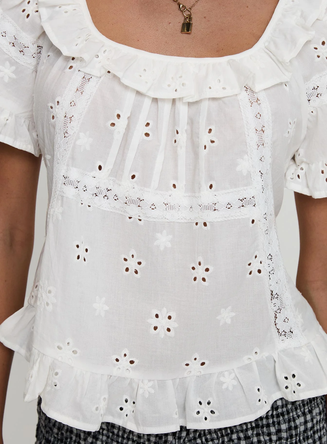 Teigen Broiderie Top White