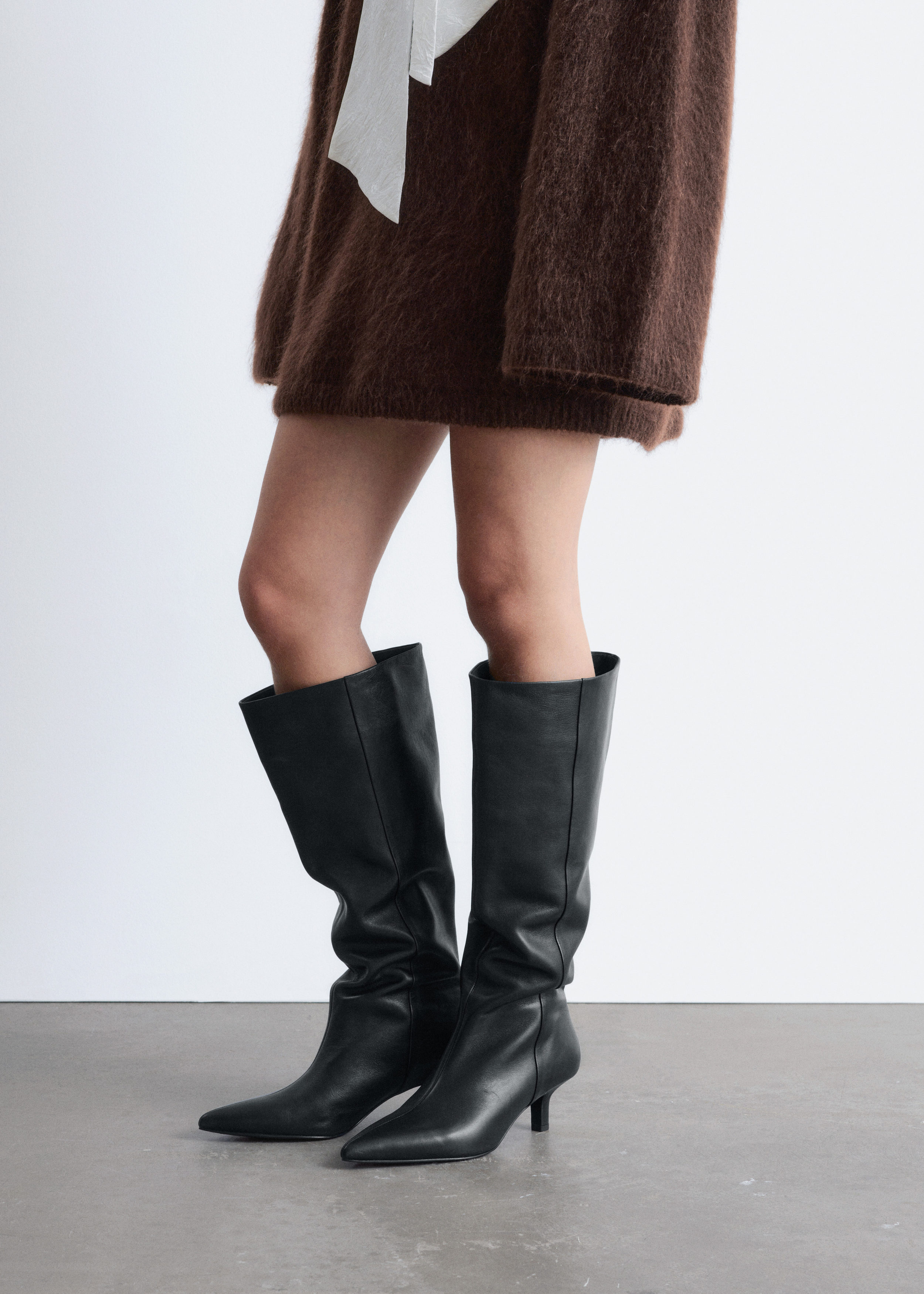 & Other Stories KITTEN HEEL LEATHER KNEE BOOTS