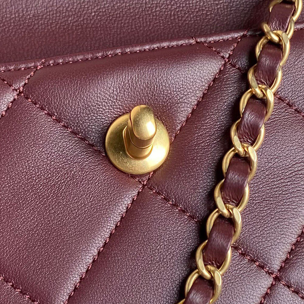 CHANEL Clutch - Top Club