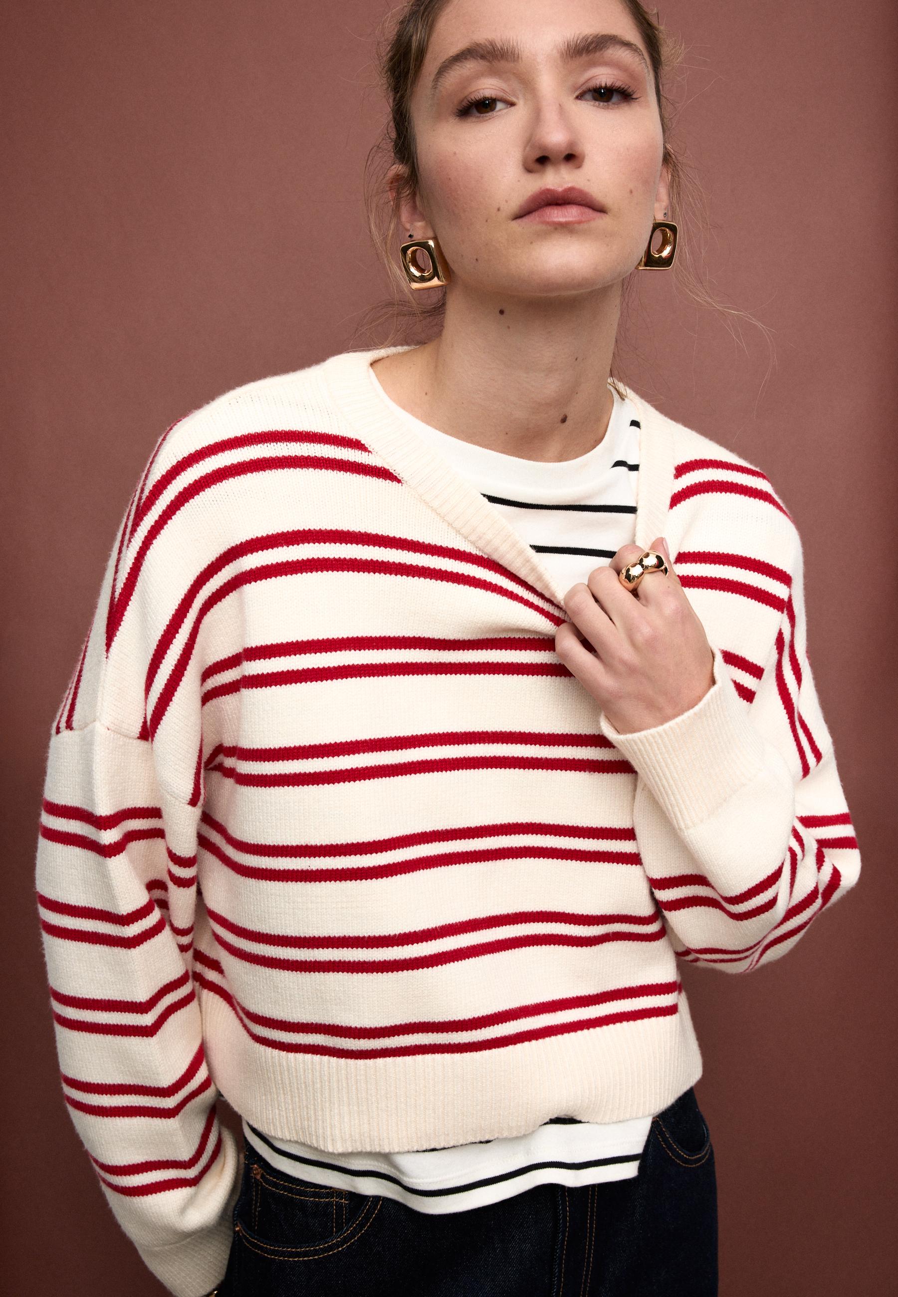 STRIPED CROPPED KNIT SWEATER