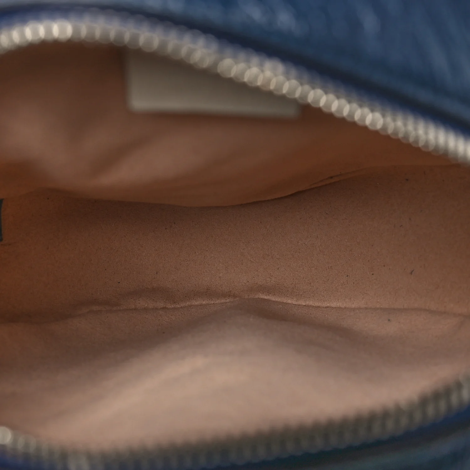 Azalea Calfskin Matelasse Diagonal Mini Torchon GG Marmont Round Shoulder Bag Blue Agata Mystic White - Top Club