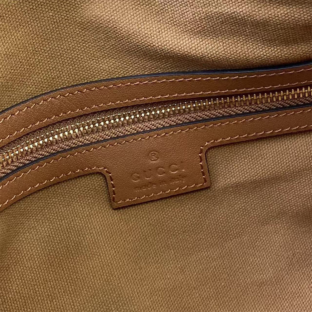 GG Emblem medium shoulder bag - Top Club