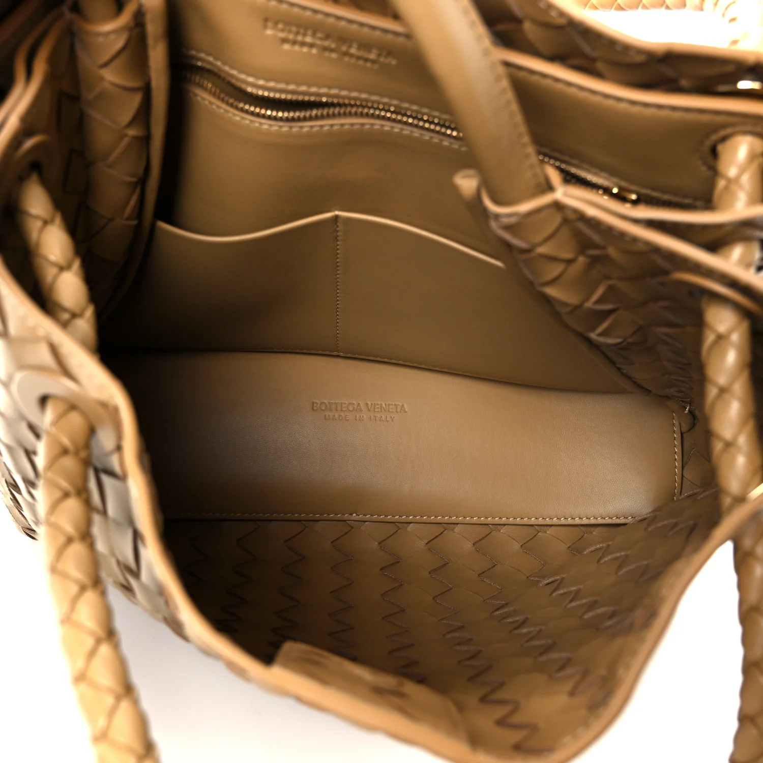 Nappa Intrecciato Medium Andiamo Shoulder Bag Dark Praline - Top Club
