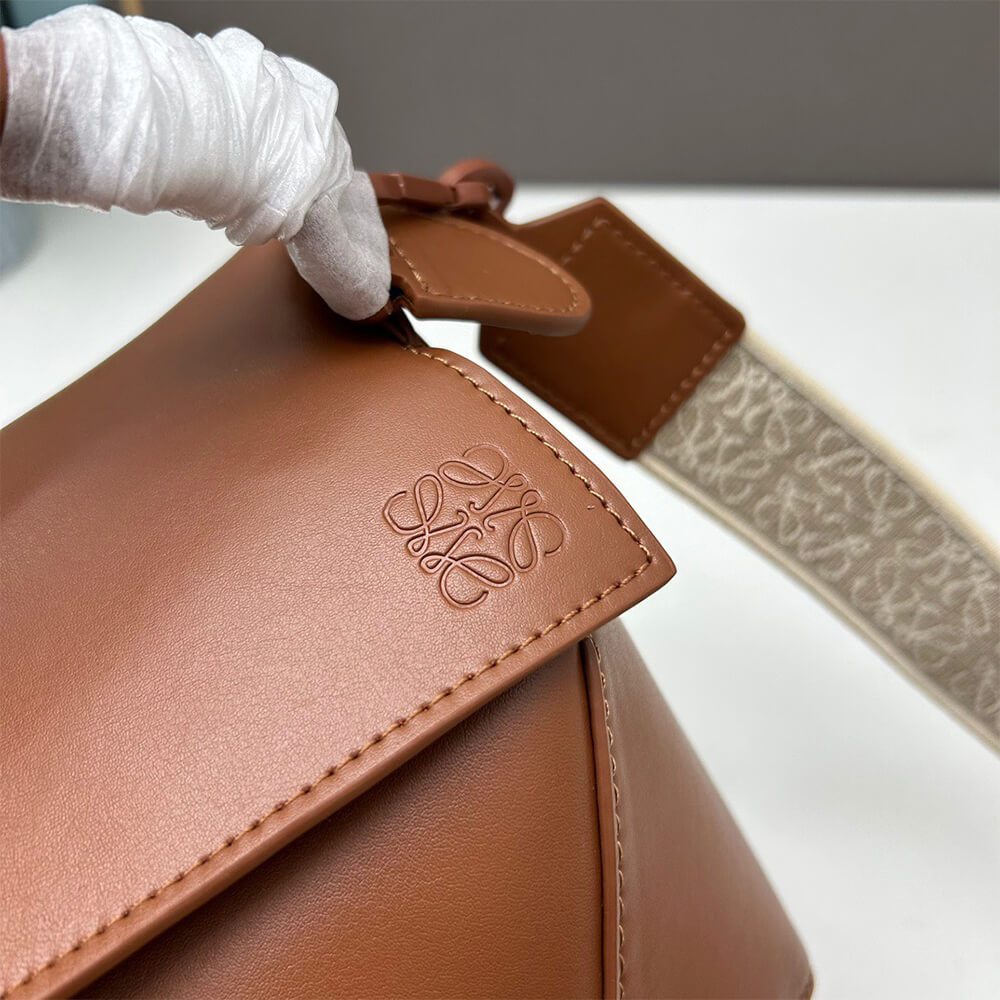 LOEWE Small Puzzle Bag - Top Club