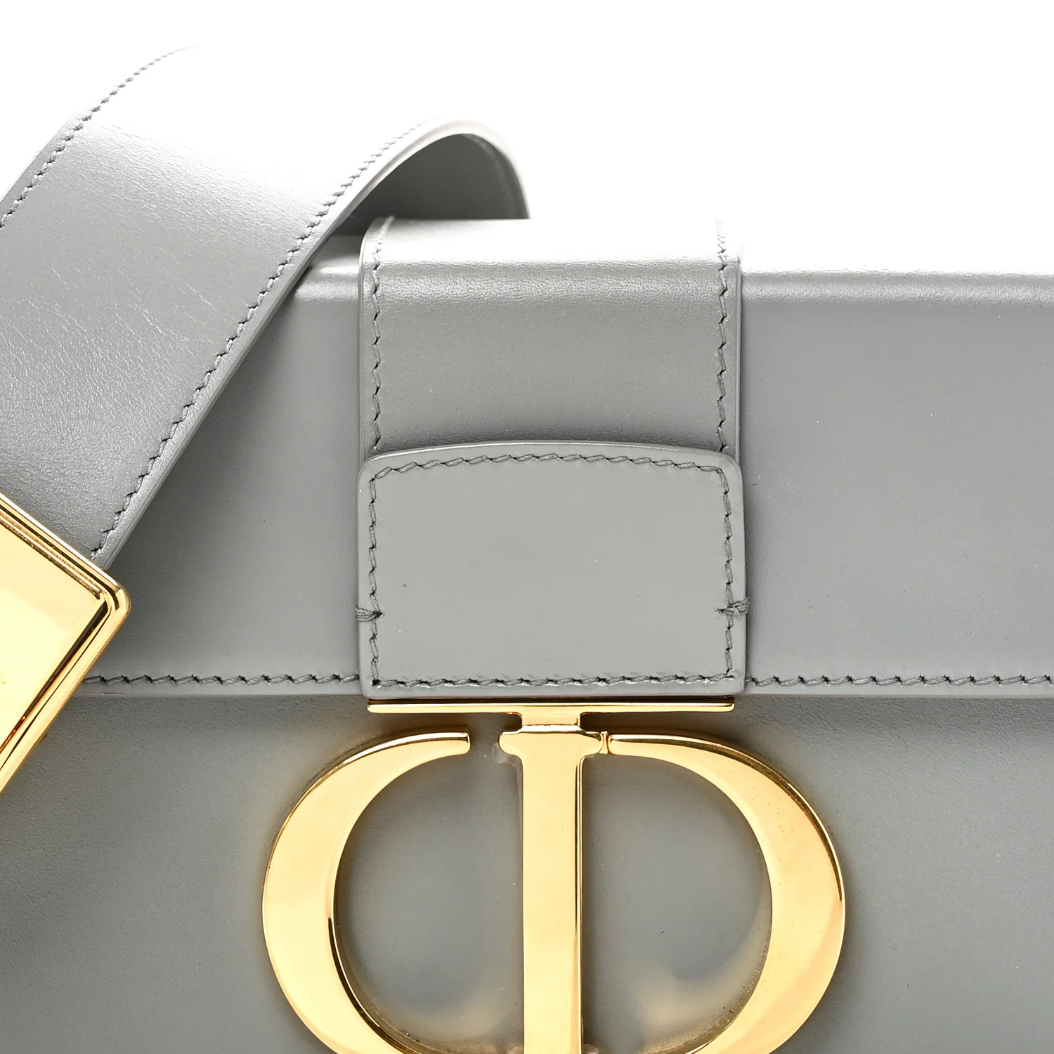 Box Calfskin 30 Montaigne Box Bag Stone Grey - Top Club