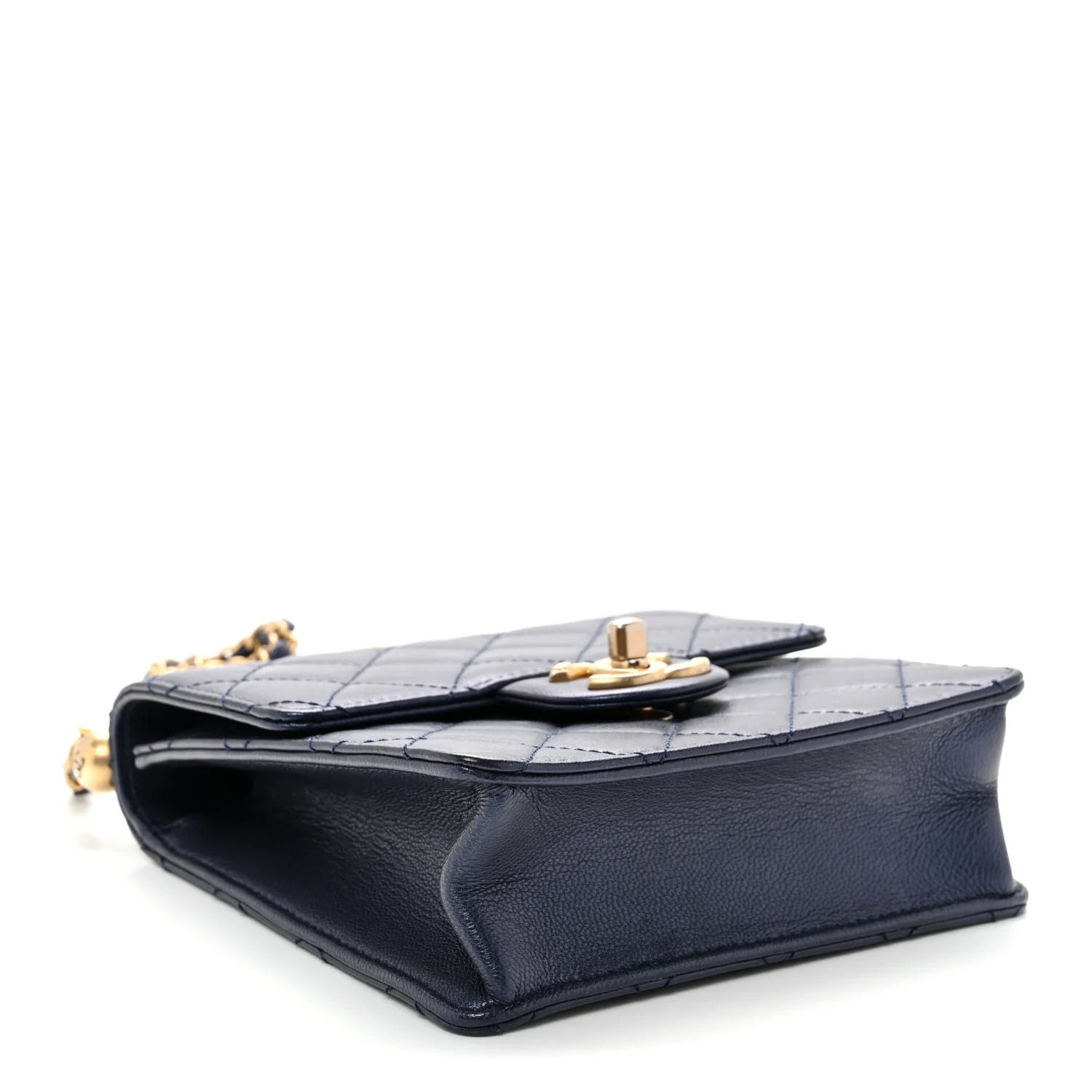 Iridescent Lambskin Quilted Chic Pearls Flap Navy Blue - Top Club