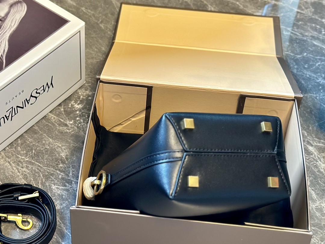 Y Le 37 Bucket MINI BAG SIZE: 13*15cm - Top Club