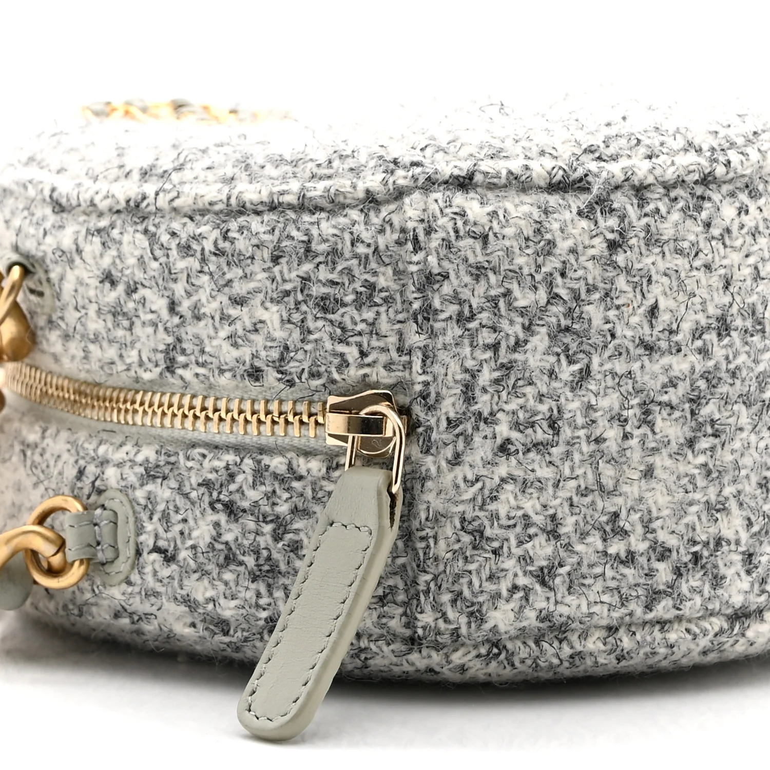 Wool Tweed Lambskin Quilted Chanel 19 Round Clutch With Chain Grey Ecru - Top Club