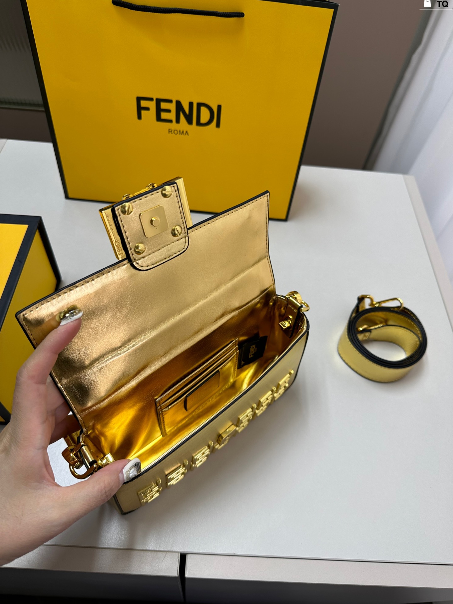 Fen ver new arrival Baguette bag size: 22*12 cm - Top Club